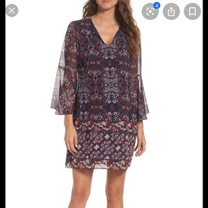 Vince Camuto bell sleeve dress ✨